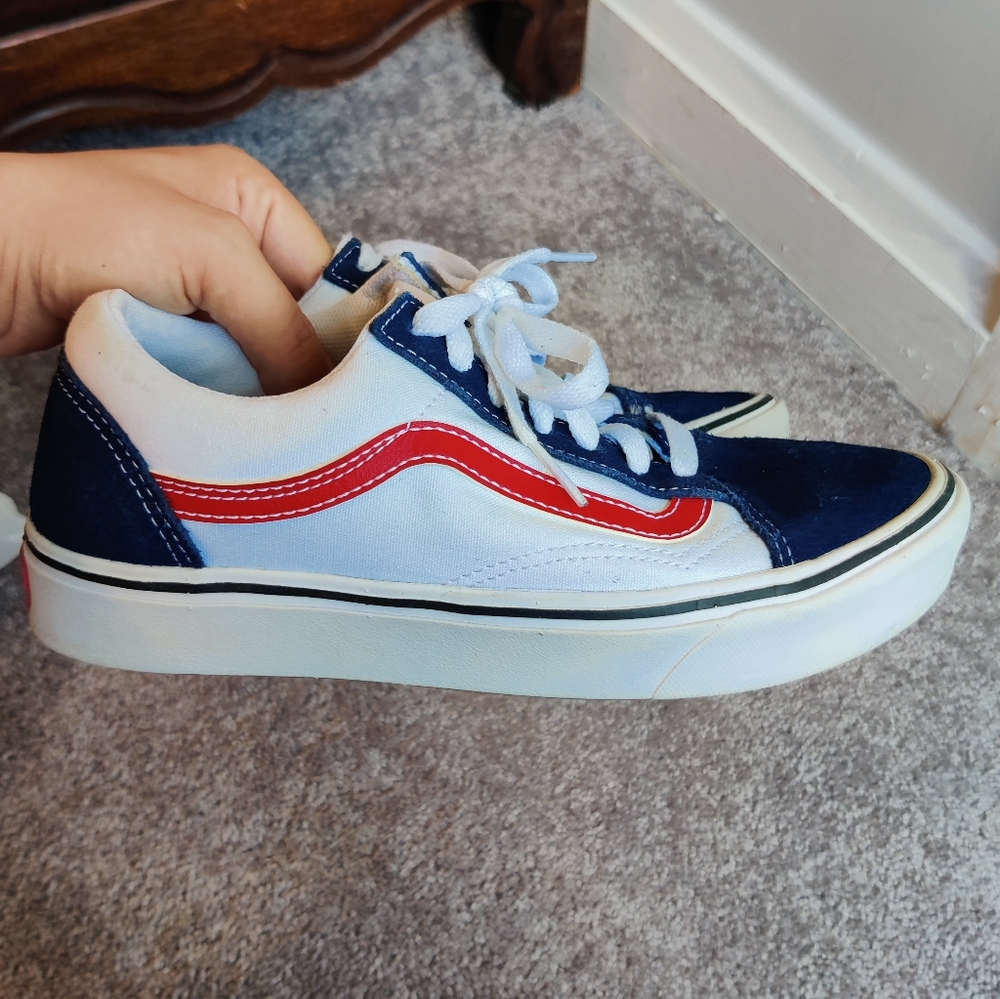 Size 6 boys / men's vans sneakers